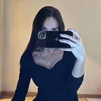 One_of_the_girls webcam