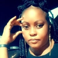 Flora_Fenty's Offline Chat Room