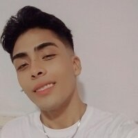 Freshprincexx's Offline Chat Room