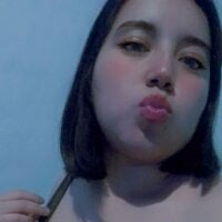 CurvYNena