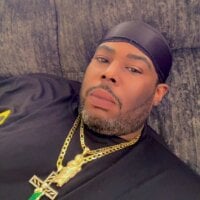TjBigAndHandsome webcam