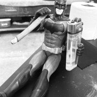 yoshidaddyredbeard's Offline Chat Room