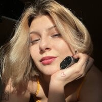 KimGarrcia's Avatar Pic