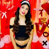 Amara_Lewitt