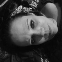 flirtygirl6969's Offline Chat Room