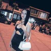 EmilyOficial's Offline Chat Room