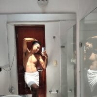 Axton_Vera1 webcam