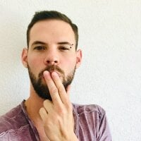 Azzuii_green webcam