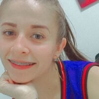 Julieta_Smitth's Offline Chat Room