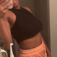 ebonytemptation's Offline Chat Room