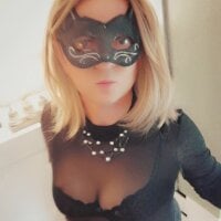 Lauralalouvetrav webcam