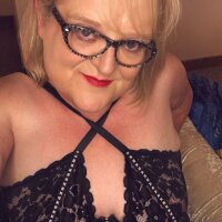 Curvy-Irish-CrystalX webcam