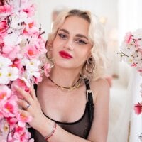 LisaSins' Offline Chat Room