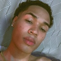 Thiagosaint webcam model