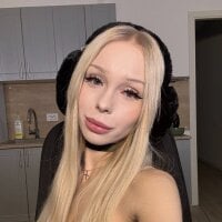 hey_its_eva webcam model