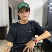 Latinos_2001Live Webcam