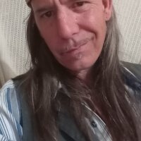 JohnRedhawk1 Adlı Modelin Çevrimdışı Sohbet Odası