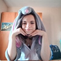 Music_girl_love webcam