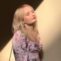 Top_Blond1Live Webcam