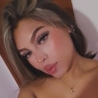 ZoeMillerPink_ model avatar