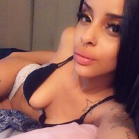 mamasita0106's Offline Chat Room