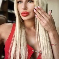 LizaSquirt99's Offline Chat Room