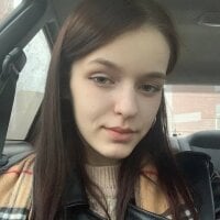 MonicaBrowny's Offline Chat Room