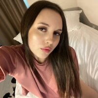 UncrownQueen webcam model