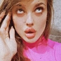 CharmingEve_'s Offline Chat Room