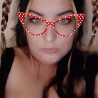 AshleyXGirl's Offline Chat Room