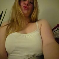 HunnyB33Live Webcam
