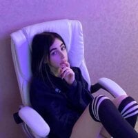 Evelyne_Tomsonn Offline chat-huone