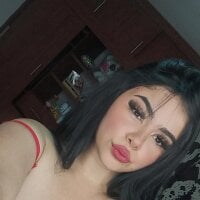 Rousee_hot's Offline Chat Room