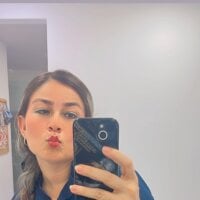 ANDREINA_34 webcam