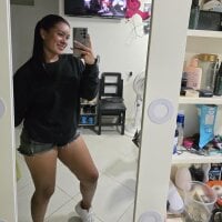 Hillary_Martinez webcam model