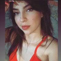 Adele_Mooree Adlı Modelin Çevrimdışı Sohbet Odası