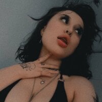elizabethburn's Offline Chat Room