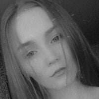 EmmaCrystall's Offline Chat Room