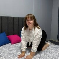 Agatha_Evansi Adlı Modelin Çevrimdışı Sohbet Odası