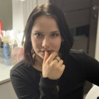 kittyhardfucks webcam model