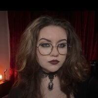 Laura_Karamazov