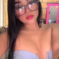 Ari_Golden webcam model