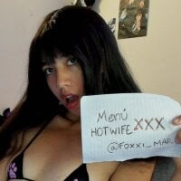 foxxi_mar's Offline Chat Room