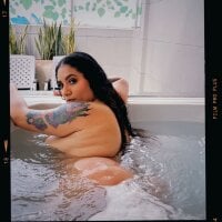 Модель MelissaBloomm