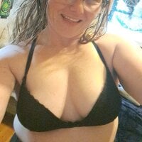 Goodgrl2night webcam model