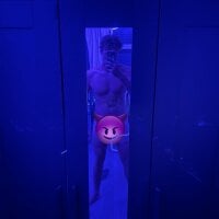 KinkyBlondeTwink webcam