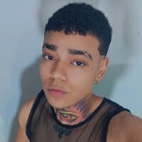santi_xximo model avatar