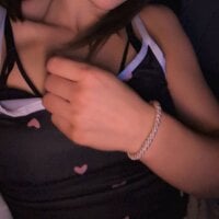 DeeLouLou model avatar