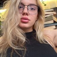 Dakota_Elyse model avatar