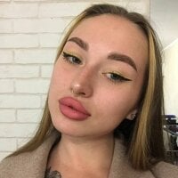 LynnCarter fully nude on webcam for live porn video chat